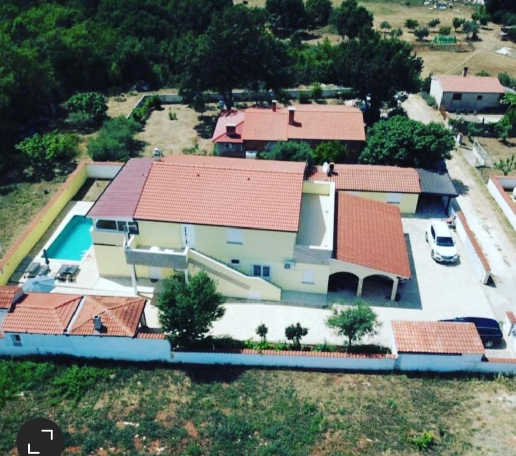 Šišan Apartments Eden מראה חיצוני תמונה