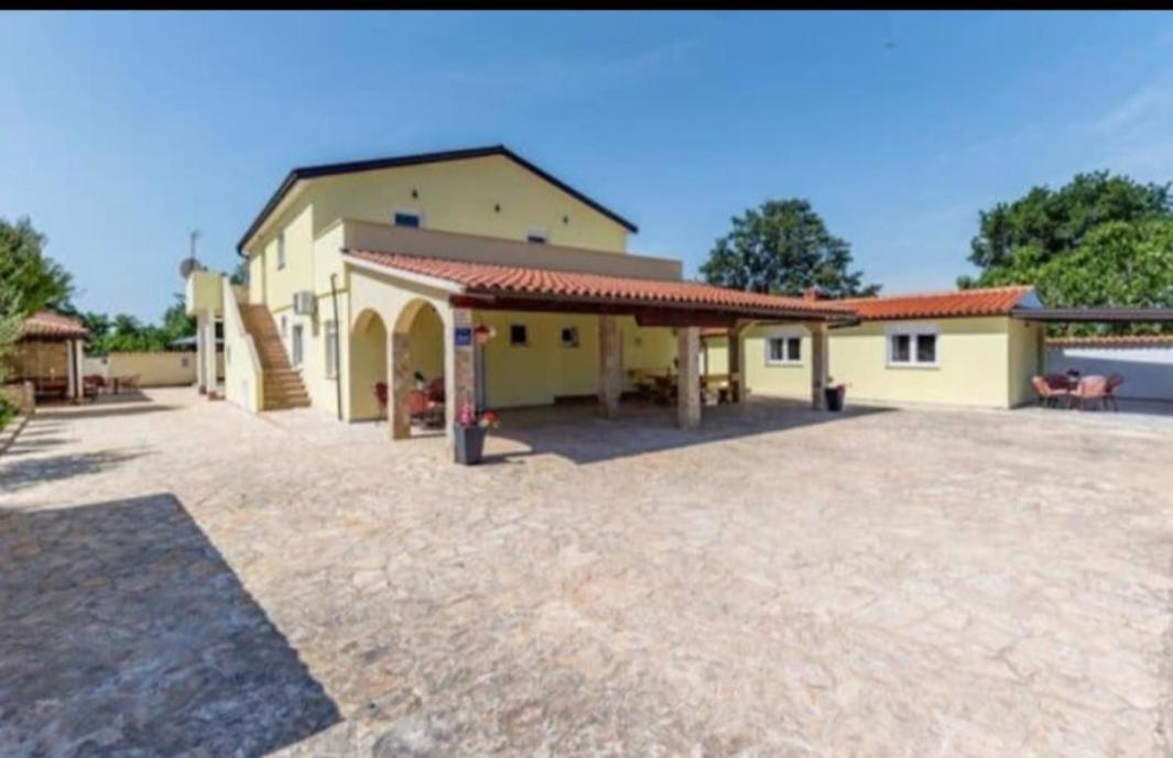 Šišan Apartments Eden מראה חיצוני תמונה